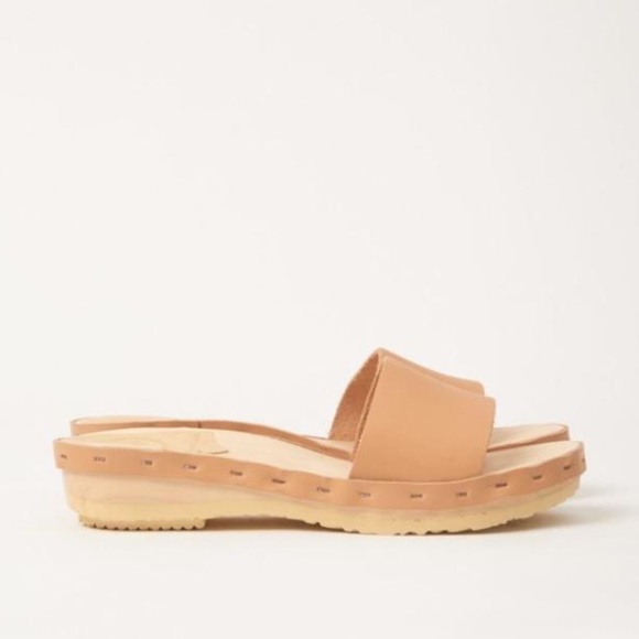 No. 6 Outline Flat Base Slide Sandals